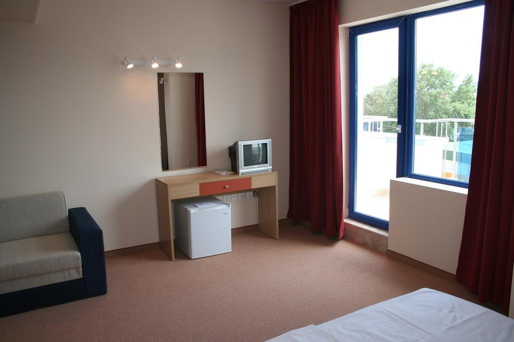 Hotel Nadia Primorsko Esterno foto