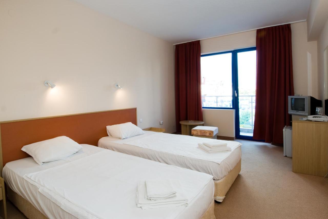 Hotel Nadia Primorsko Esterno foto