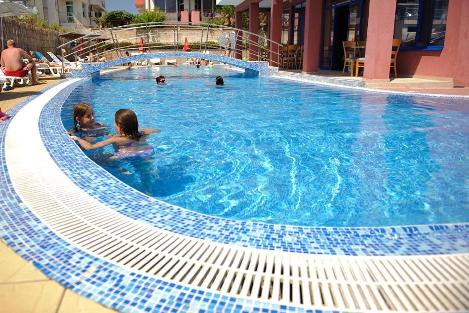 Hotel Nadia Primorsko Esterno foto