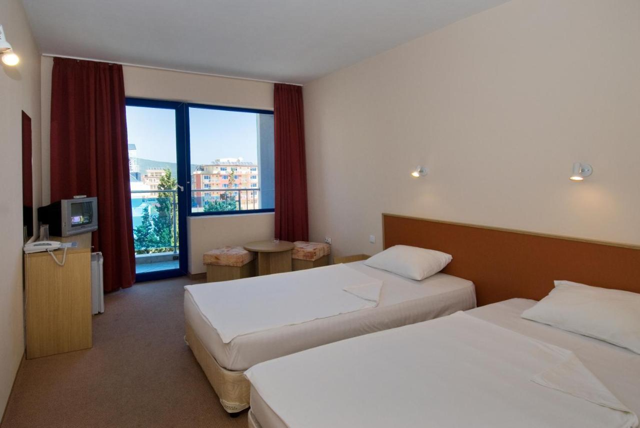 Hotel Nadia Primorsko Esterno foto